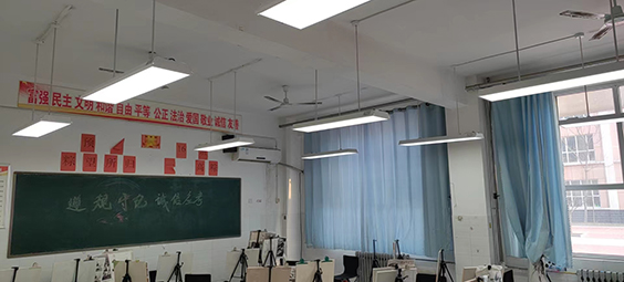 滄州市第一中學教室燈光由深圳晶宏提供